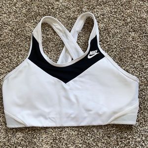 Nike Women’s Sports Bra